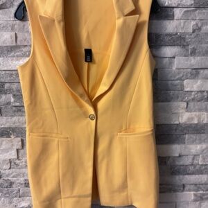 Whitehouse Sleeveless Vest